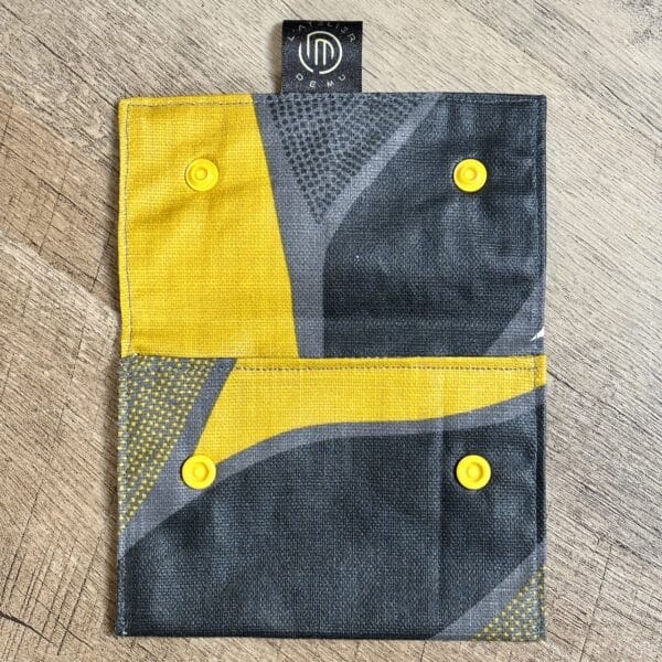 Pochette imperméable "Jaune Gris" – Image 2