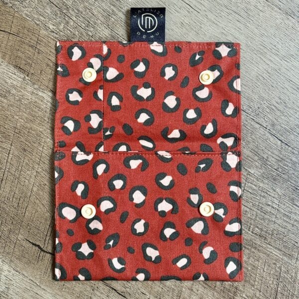 Pochette imperméable "Léopard rouge" – Image 2