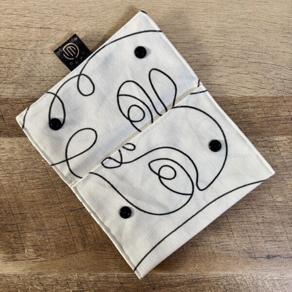 Pochette imperméable "Blanc noir" – Image 2