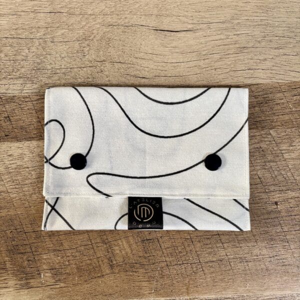 Pochette imperméable "Blanc noir"